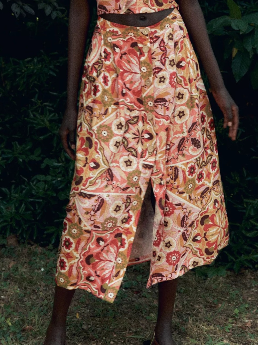 Zara Floral Print Midi Skirt in Coral Multi with pockets front buttons size L